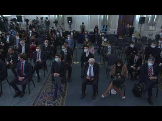 İstanbul Ekonomi Zirvesi Nail Olpak DEİK Başkanı